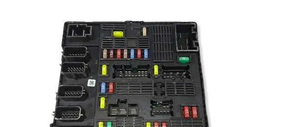 Renault Megane III Fuse module 284B62342R 02310A1200485 40207902