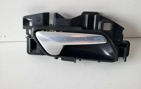 Opel Mokka B Front door interior handle 25527W01