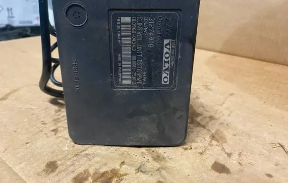 Volvo V50 ABS Pump 31274908 31274907 10096004343