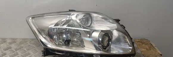 Toyota Auris 150 Headlight/headlamp 8111002490