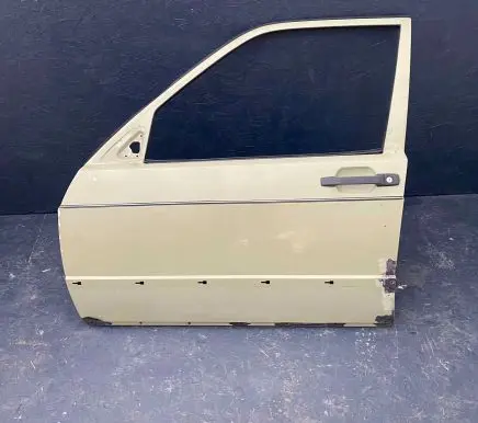 Mercedes-Benz 190 W201 Front door
