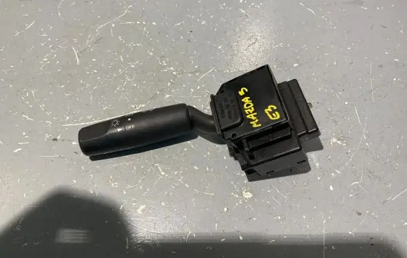 Mazda 3 I Wiper turn signal indicator stalk/switch 17D682