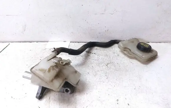 Mazda 5 Master brake cylinder C23643550