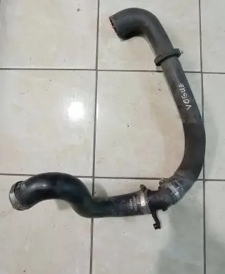 Land Rover Range Rover L405 Engine coolant pipe/hose V6DGEN2