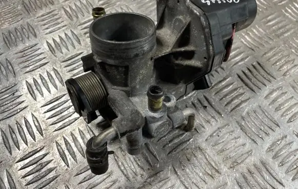 Toyota Prius (XW20) Throttle valve 21020