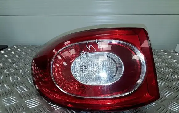 Volkswagen Tiguan Rear/tail lights 5N0945095F