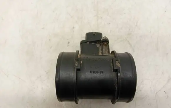 Opel Zafira B Mass air flow meter 55350046