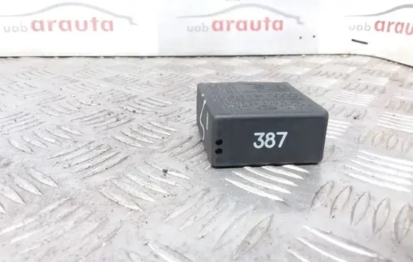 Volkswagen Golf IV Window control relay 4B0919471 5KG00656804 387