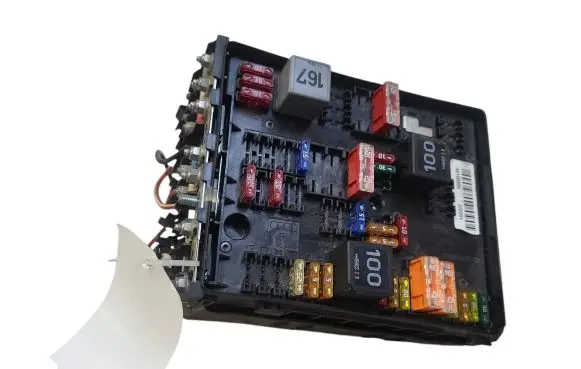 Volkswagen PASSAT B6 Fuse module 01394932 48106805