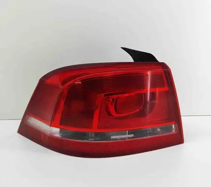 Volkswagen PASSAT B7 Rear/tail lights 3AE945095F