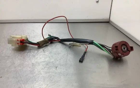 BMW 3 E30 Ignition lock contact E30843 13748692