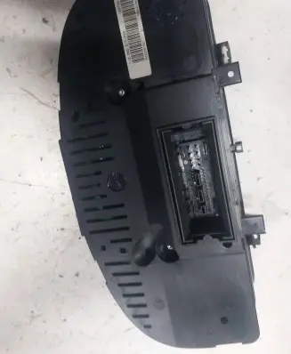 Volkswagen Touran I Speedometer (instrument cluster) 1T0920862F V001100 VWZ7Z0F3885299