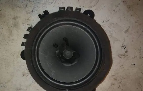 Volvo C30 Front door high frequency speaker 30657444