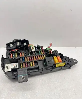 BMW 5 E60 E61 Fuse module 6906588