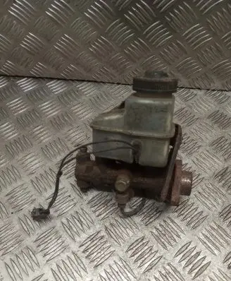 Mazda 929 Master brake cylinder