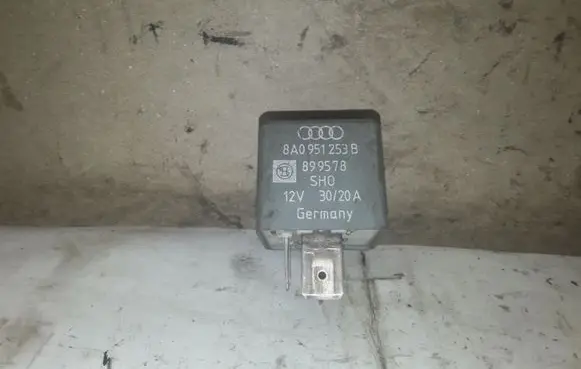 Audi A4 S4 B5 8D Other relay 8A0951253B