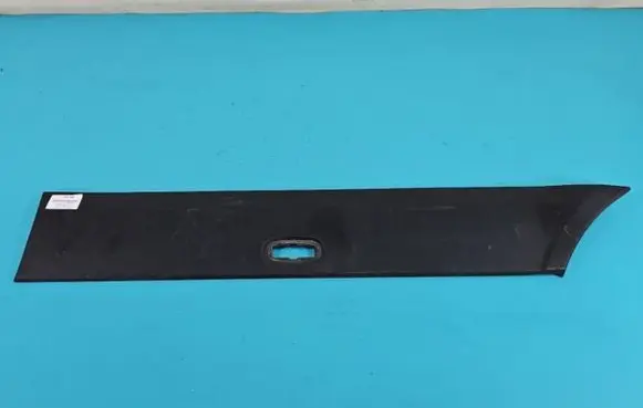 Foot area side trim