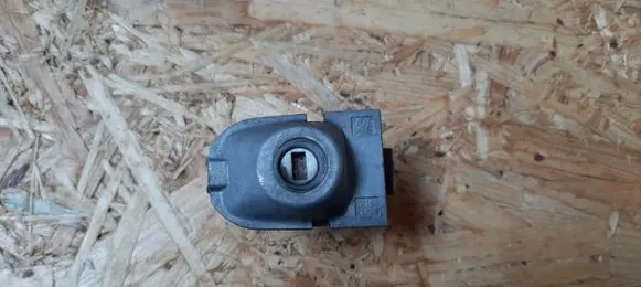 Volvo S80 Front door lock (next to the handle) 30784963 30784964