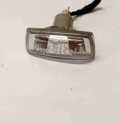 Opel Astra H Front fender indicator light 13252455