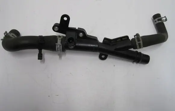 Nissan X-Trail T32 Engine coolant pipe/hose 1321016