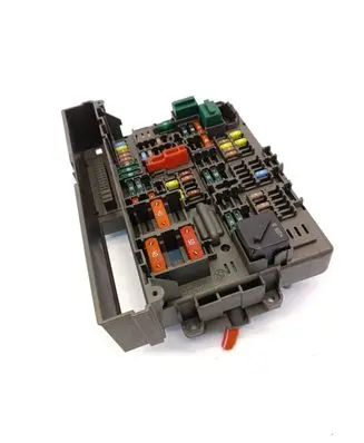 BMW 1 E81 E87 Fuse module 9119446 90201204 9119446-05