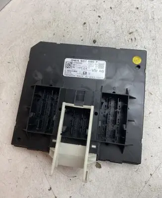 Volkswagen Golf VIII Comfort/convenience module 5WA937086F