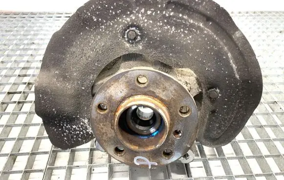 BMW 2 F45 Front wheel hub spindle knuckle