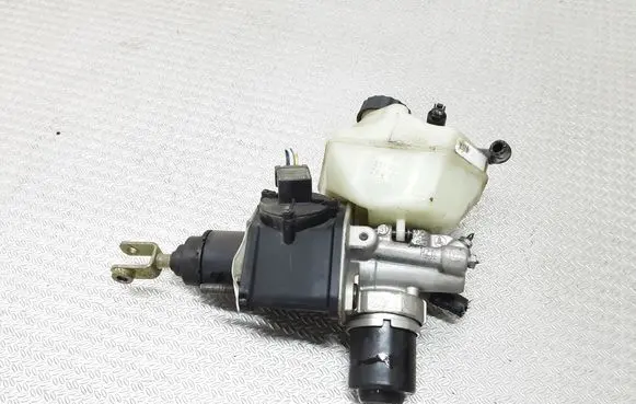 Mercedes-Benz E W211 Master brake cylinder A2114300302
