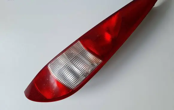 Ford Mondeo Mk III Rear/tail lights 1S7113404C 0374D VST20N