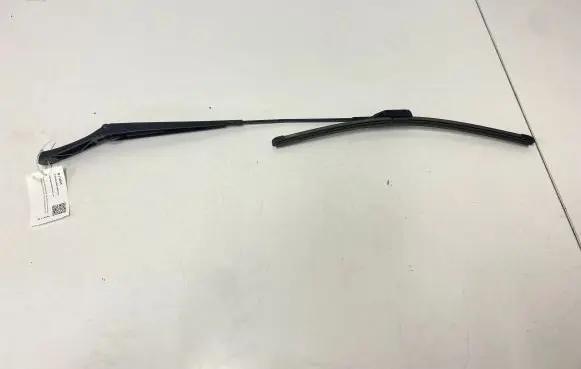 Volkswagen PASSAT B6 Windshield/front glass wiper blade 3C1955410B