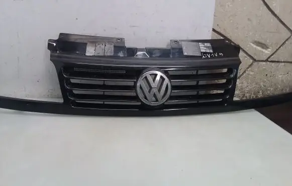 Volkswagen Sharan Front bumper upper radiator grill 7M0853651
