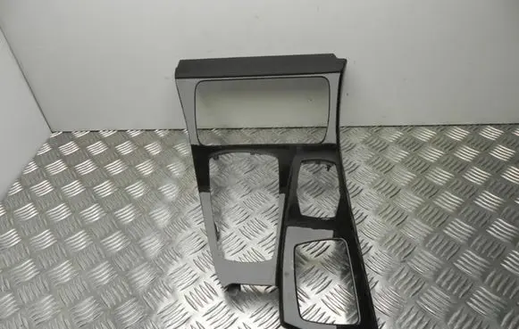 BMW 5 F10 F11 Radio/GPS head unit trim 9206389 I8057