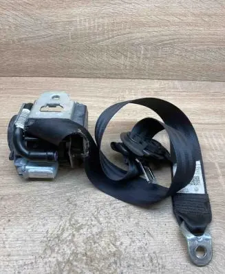 Volkswagen Golf V Front seatbelt 6087167F1C 609823100A R4107352FPC