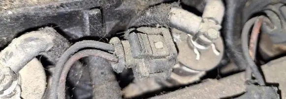 Peugeot Bipper Fuel injector 0445110252