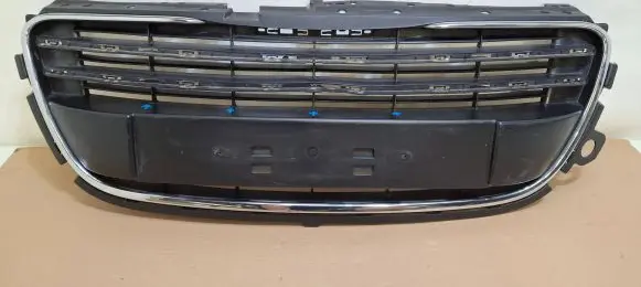 Peugeot 508 Front bumper upper radiator grill 9686571877