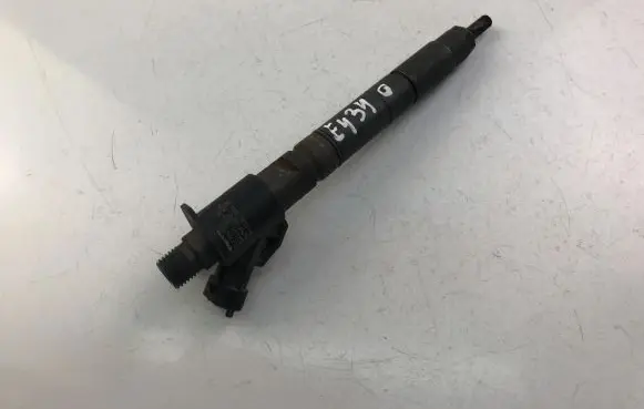 Volvo S60 Fuel injector 31272690