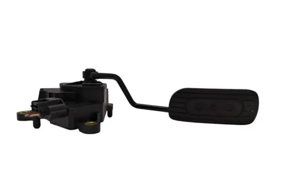 Accelerator throttle pedal