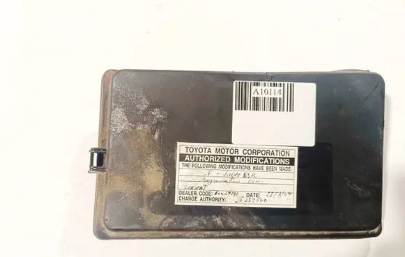 Lexus IS 220D-250-350 Fuse box cover 8675XA2