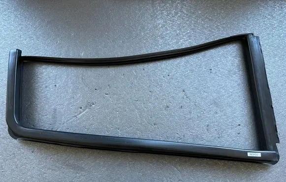 Nissan Patrol Y61 Rear glass trim 82273VB000