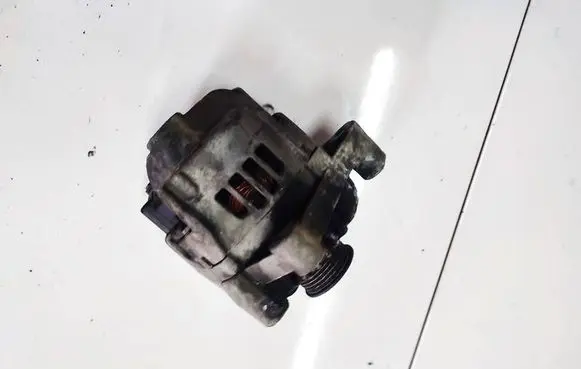 BMW 3 E90 E91 Generator/alternator 7802471