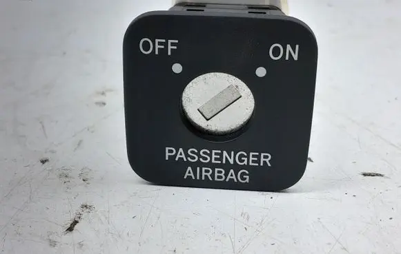 Passenger airbag on/off switch