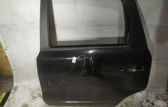 Nissan Note (E11) Rear door juodos