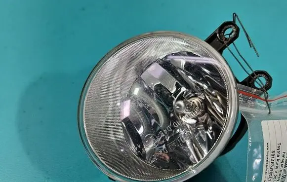 Toyota Auris E180 Front fog light 8121002110 IMPRK1573028