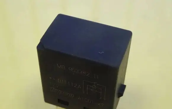 Volvo S40, V40 Other relay MB9533821L