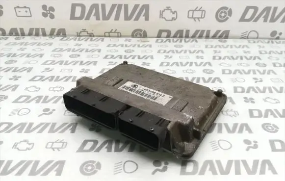Skoda Fabia Mk1 (6Y) Engine control unit/module 03D906033C 442523 5WP40292