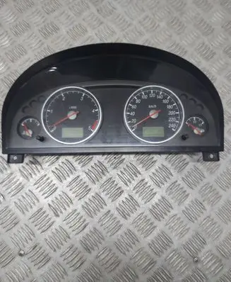 Ford Mondeo Mk III Speedometer (instrument cluster) 1S7F10849