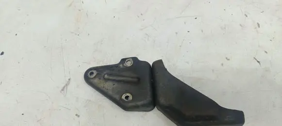 Mitsubishi 3000 GT Engine mounting bracket 