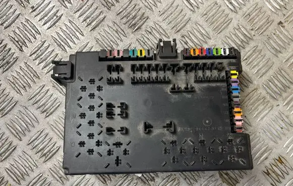 Mercedes-Benz S W221 Fuse module A2215450801 A2215403250 08022178