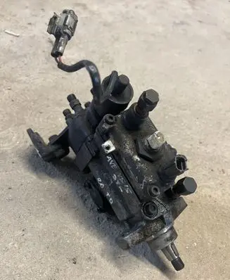 Fuel injection high pressure pump