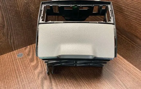 Cup holder front